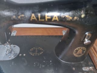 Maquina de coser antigua Singer Alfa