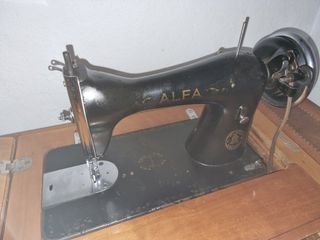Maquina de coser antigua Singer Alfa