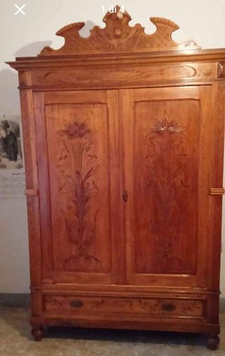 Armadio barocco piemontese e consolle