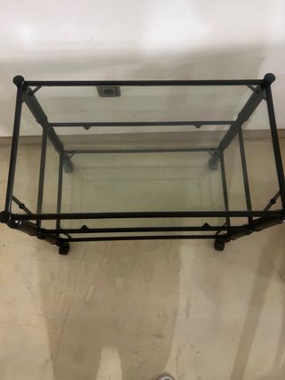 Mesa auxiliar de cristal con ruedas