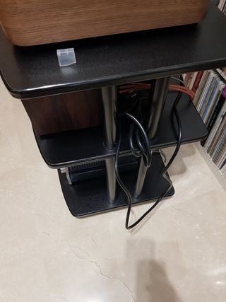 Mesa tv hifi madera y metal