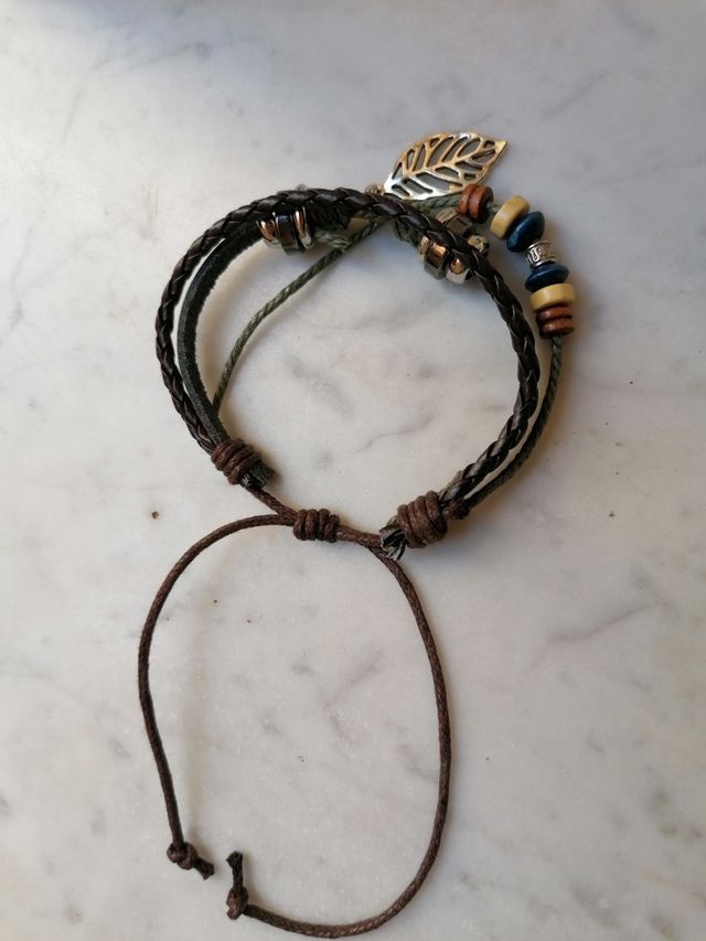 Bracciale regolabile con ciondolo