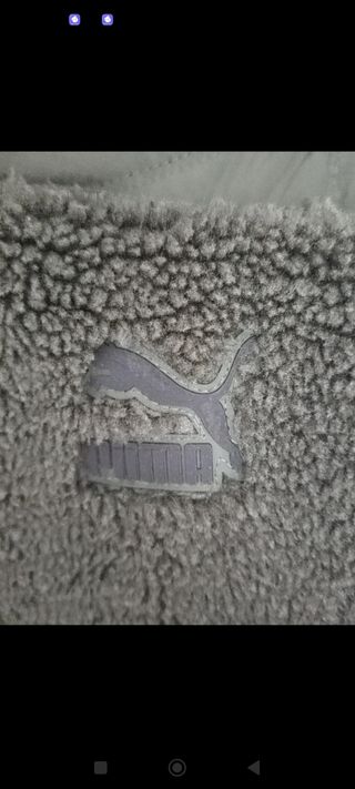 Abrigo Puma con capucha nuevo.