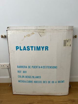 Barrera de puerta infantil escaleras chalet