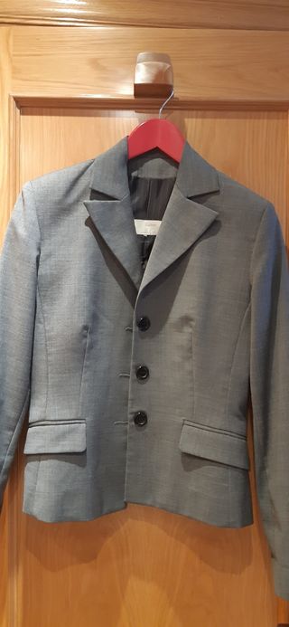 Americana mujer gris