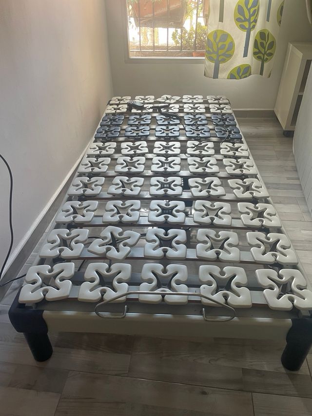 Cama articulada ortopedica con sistema de descanso