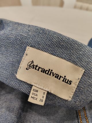 Cazadora vaquera Stradivarius 