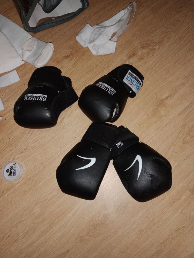 Guantes de boxeo espinillera y coquera