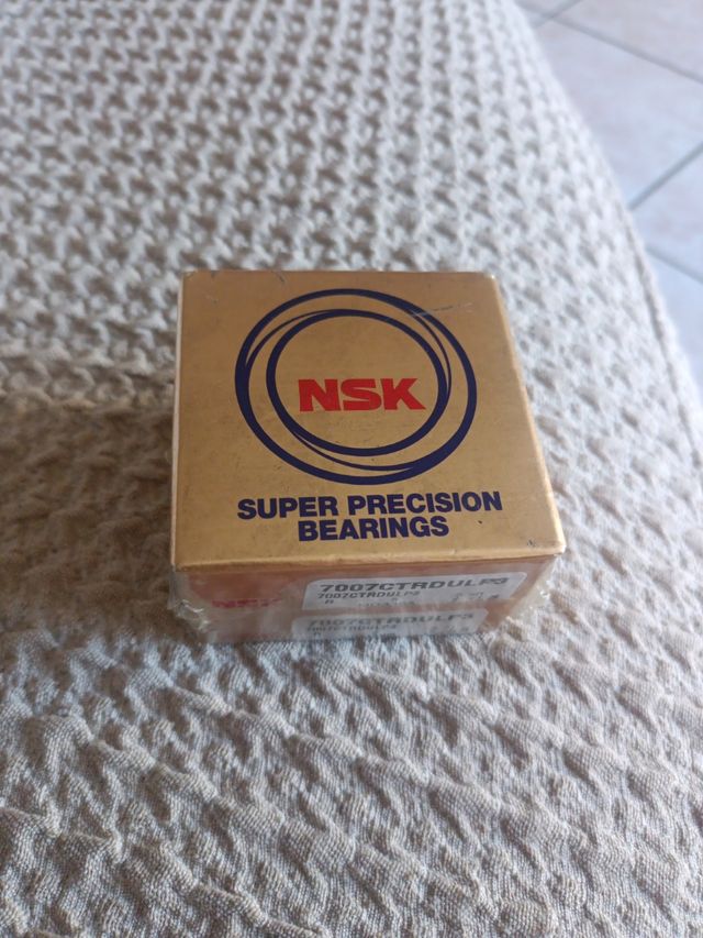 Cuscinetti a sfera NSK