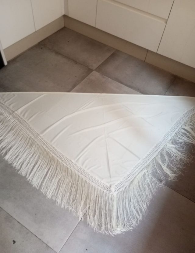 Mantón grande sin estrenar