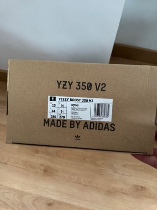 Adidas Yeezy YZY 350 V2 