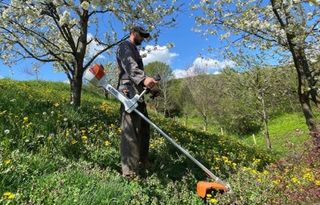 Jardinero economíco y césped artificial 