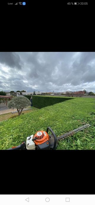 Jardinero economíco y césped artificial 
