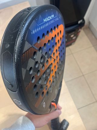 Pala de padel bullpadel Hack 02 paquito navarro