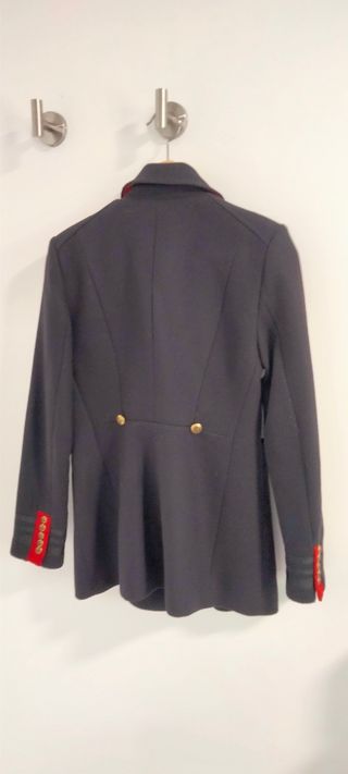 Chaquetón mujer Zara tipo militar