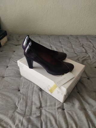 Zapatos tacón charol Hispanitas