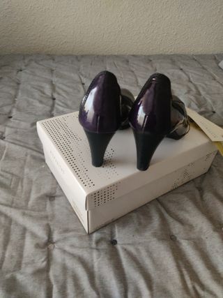 Zapatos tacón charol Hispanitas