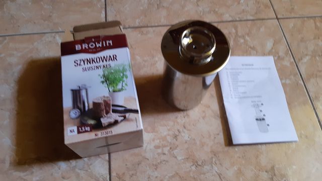 Maquina para hacer carne compacta