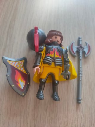 Playmobil Caballero Edad Media acorazado con hacha