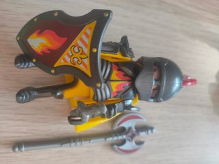 Playmobil Caballero Edad Media acorazado con hacha