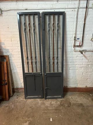Reja puerta para balconera