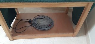 Mesa camilla con cristal y ropa