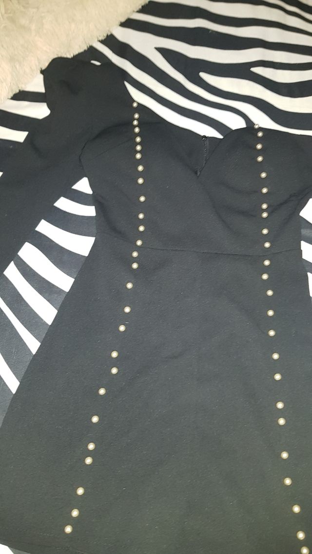 Mono precioso con detalles en los lados