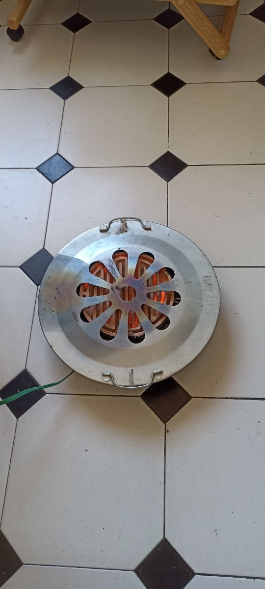 Brasero eléctrico antiguo