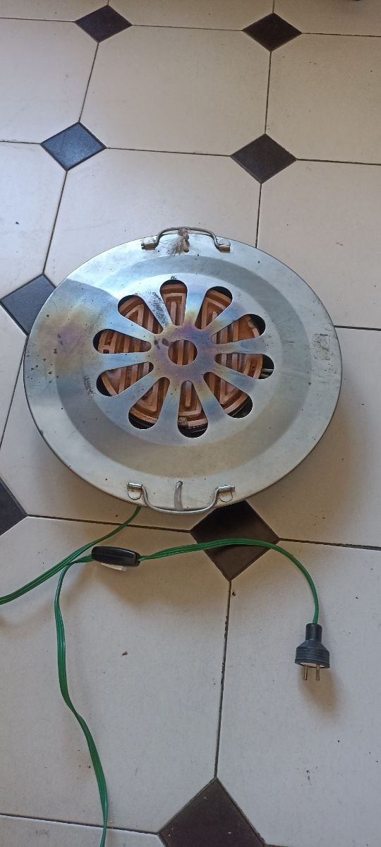 Brasero eléctrico antiguo