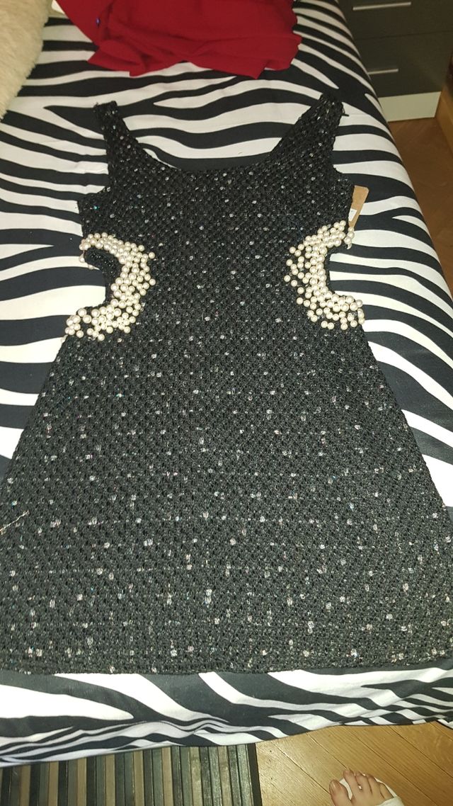 Vestido de punto con pedrería