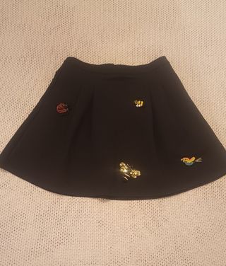 Minifalda negra abombada