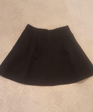 Minifalda negra abombada