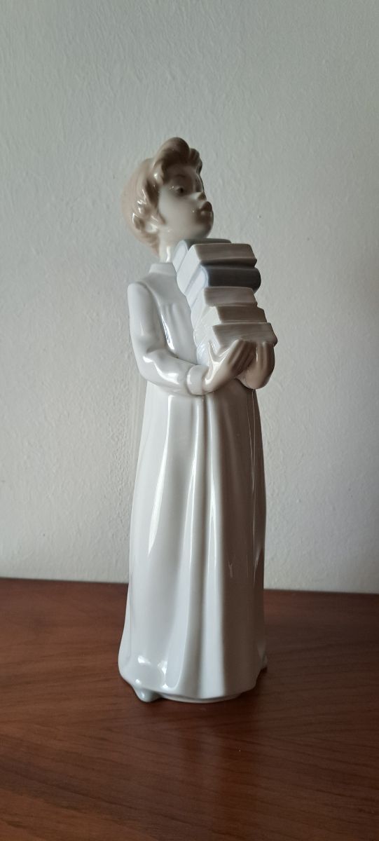 Figura porcelana NAO de LLADRÓ