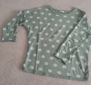 Sudadera fina lunares