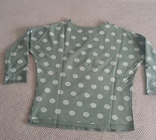 Sudadera fina lunares