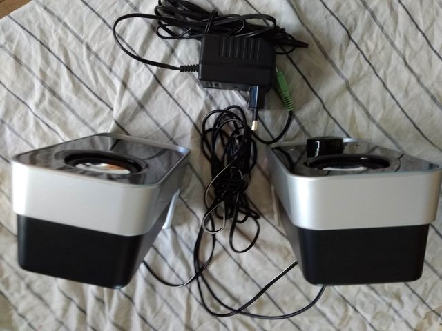 Altavoces Logitech LS11 música casi regalo