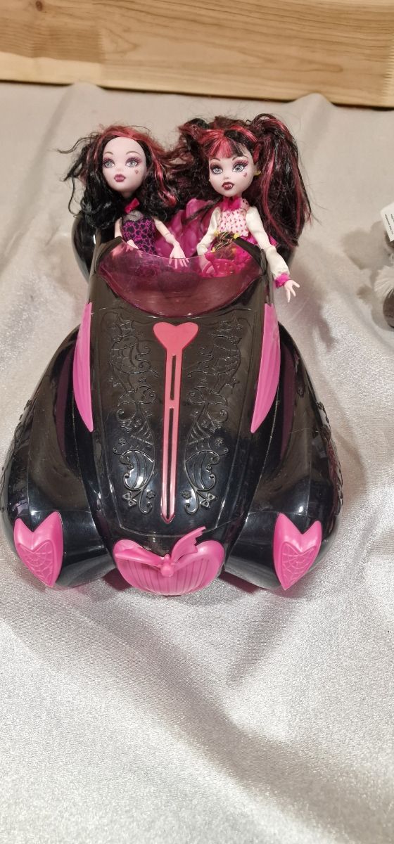 Monster High Draculaura y coche Draculaura
