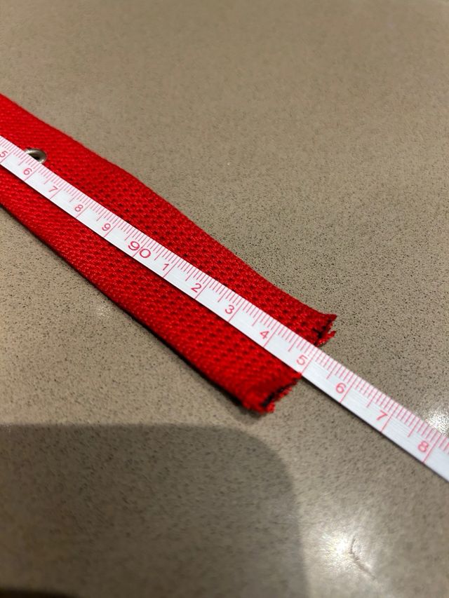 Cintuón rojo con hebilla plateada