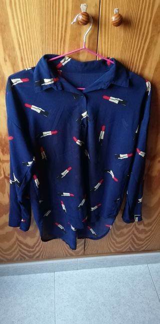 Camisa translúcida pintalabios, talla 38