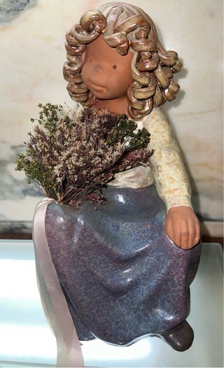 Figura cerámica Jane