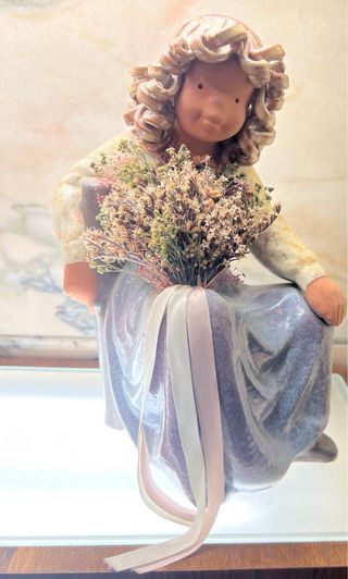 Figura cerámica Jane