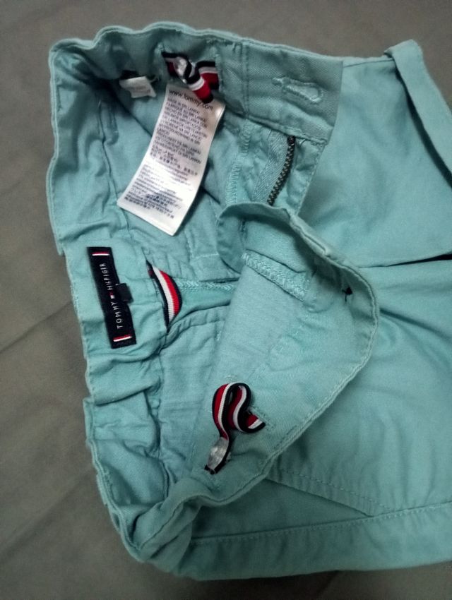 Conjunto pantalón y polo niño.