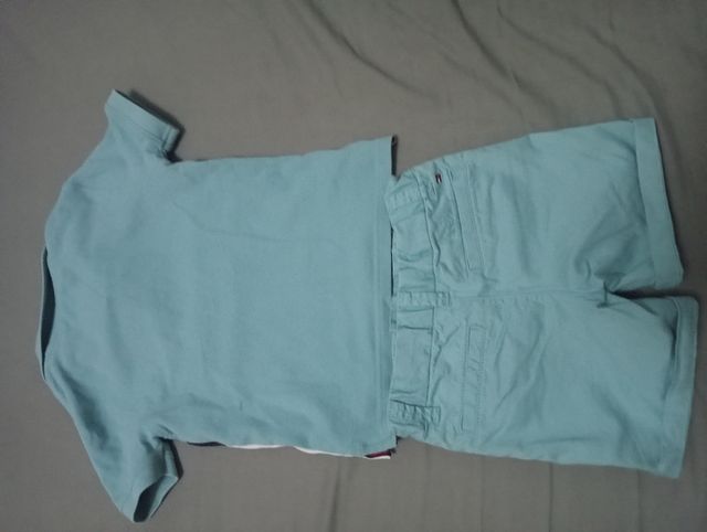 Conjunto pantalón y polo niño.