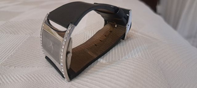 Reloj marca Devota y Lomba