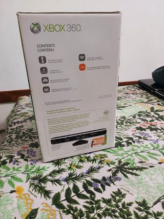 Per Natale: Console Xbox 360 S 4Gb/go + 2 controll