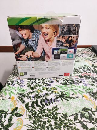 Per Natale: Console Xbox 360 S 4Gb/go + 2 controll