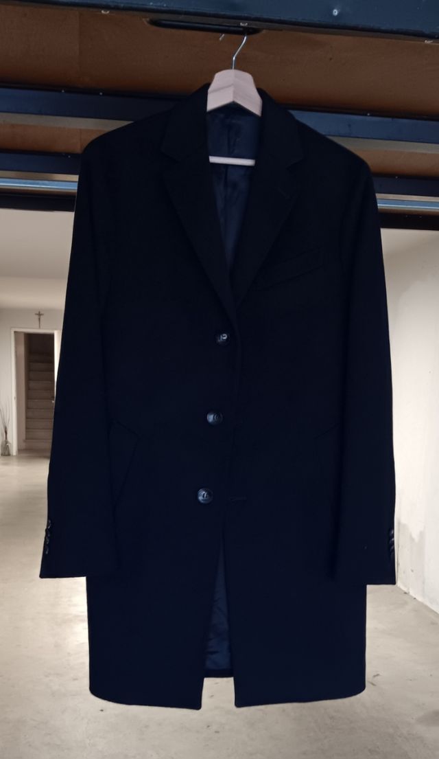 Cappotto elegante uomo tre quarti