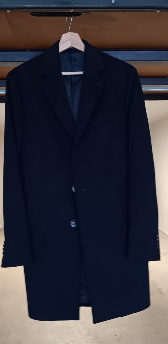 Cappotto elegante uomo tre quarti