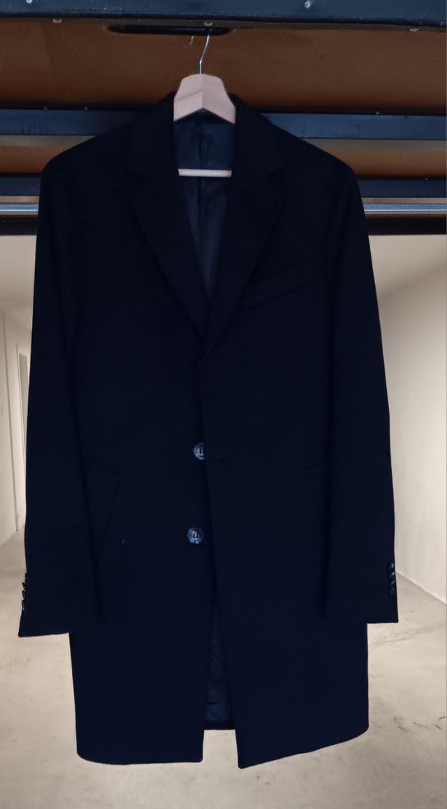 Cappotto elegante uomo tre quarti