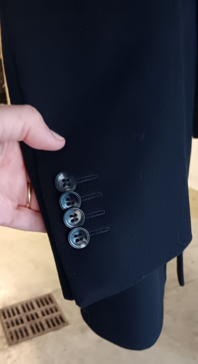 Cappotto elegante uomo tre quarti